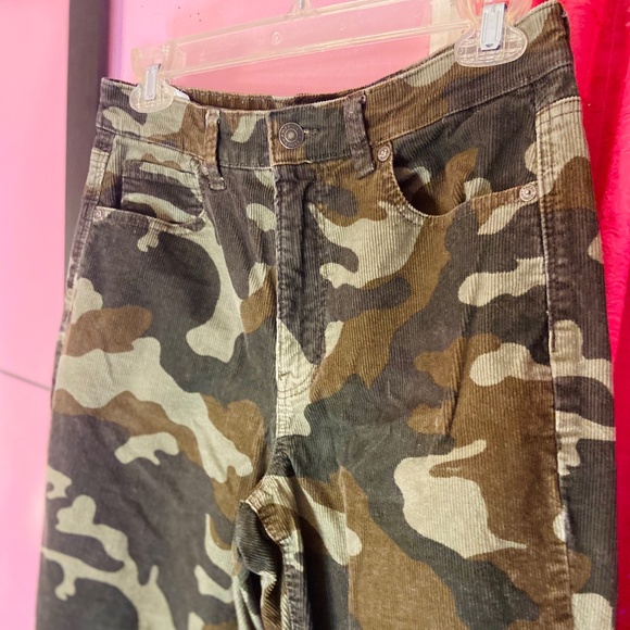 American Eagle Corduroy Camouflage Super Stretch Pants Women’s Size Regular 8 - Picture 2 of 4
